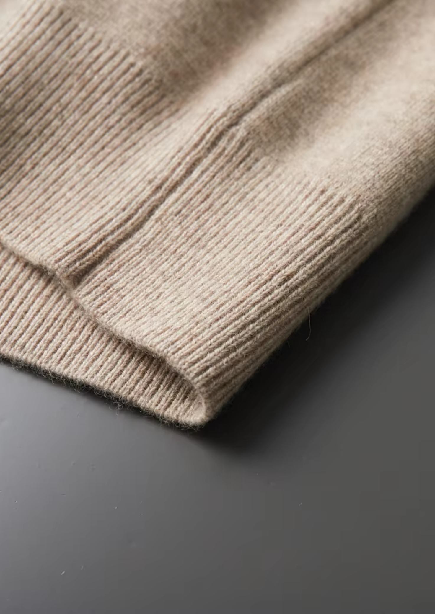 Cardigan Polo con Zip in Lana Merino Extra Fine