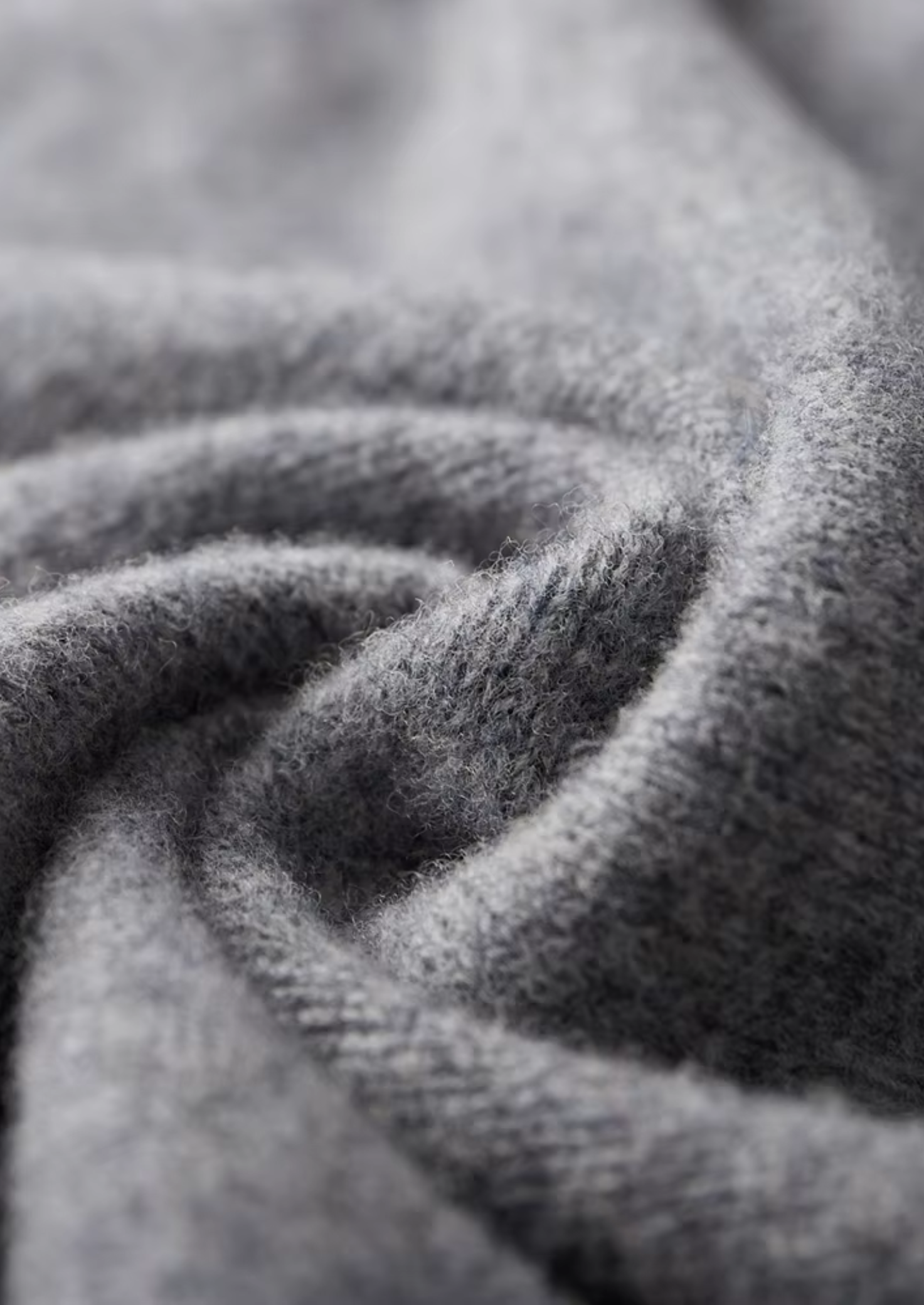 Cardigan Bicolore con Zip in Lana Merino