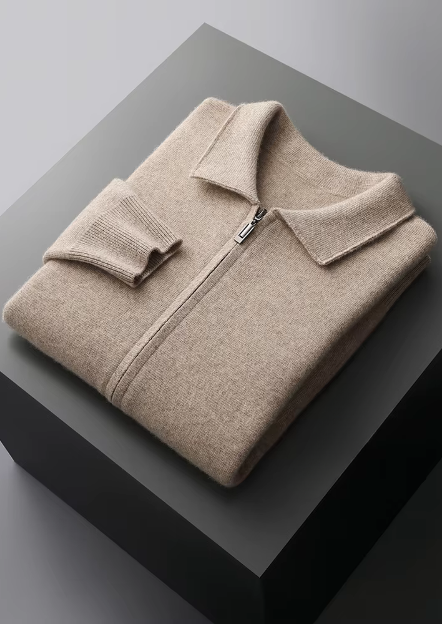 Cardigan Polo con Zip in Lana Merino Extra Fine